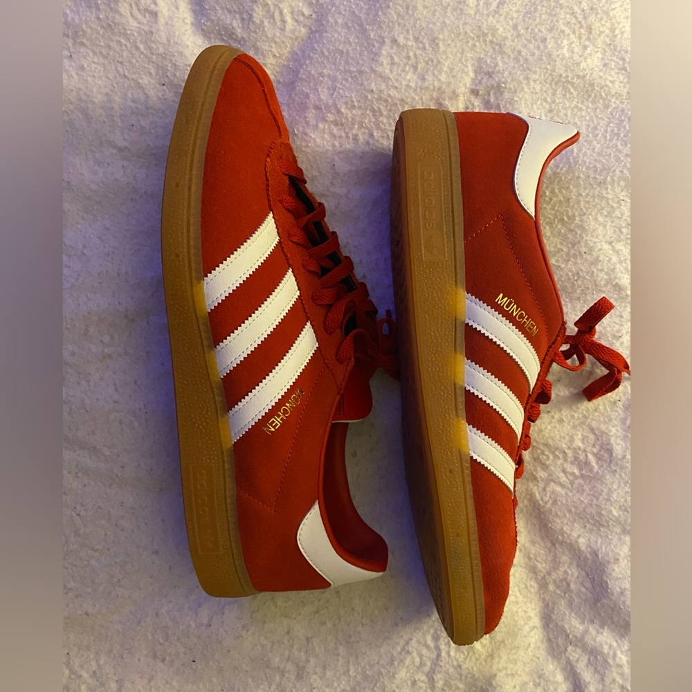 Adidas Munchen red sneakers. Great condition, only worn a few times.